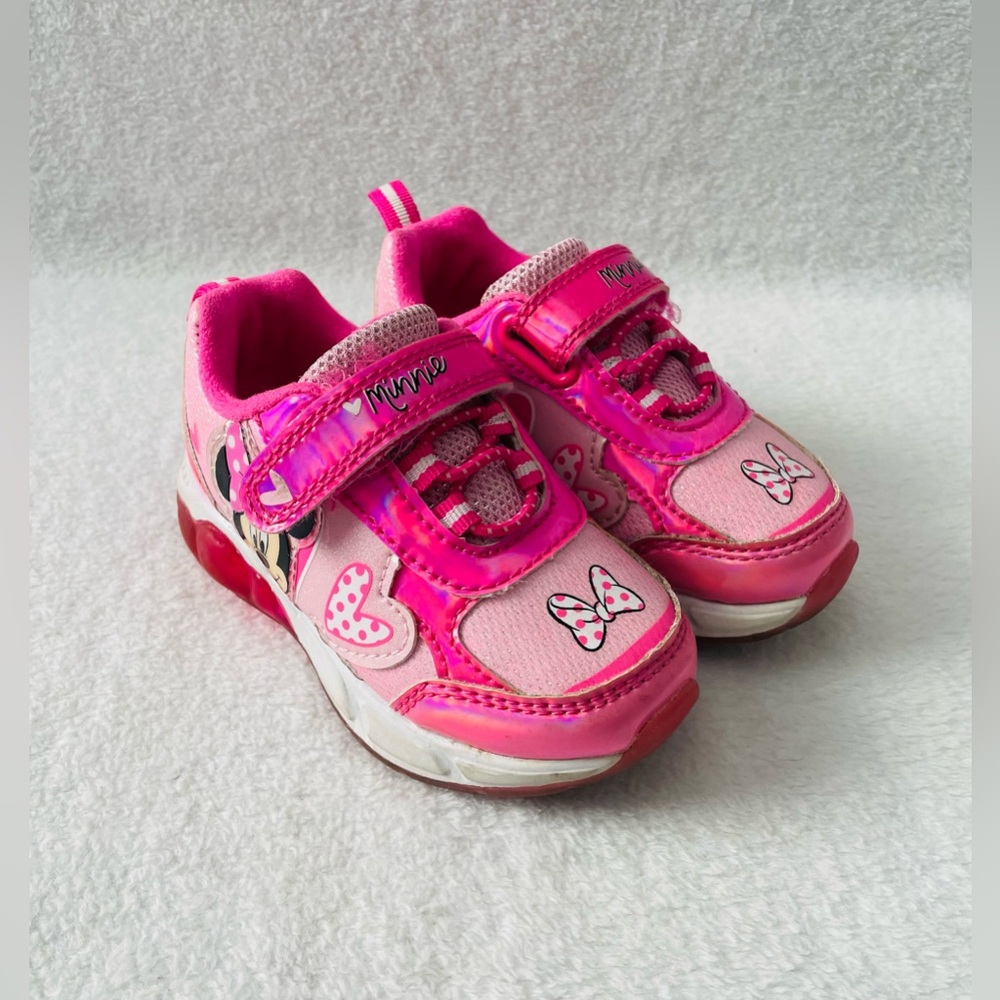 SOLD - Disney Junior Minnie Mouse Toddler Girl Light Up Sneakers 6 Pink Comfort